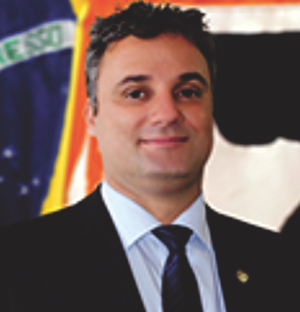 Rômulo Duarte (PC do B) desiste de candidatura para coordenar campanha de candidato petista ao governo de Minas rominho desistiu
